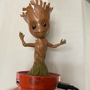 Groot Charging Hub (Dancing Baby Groot)